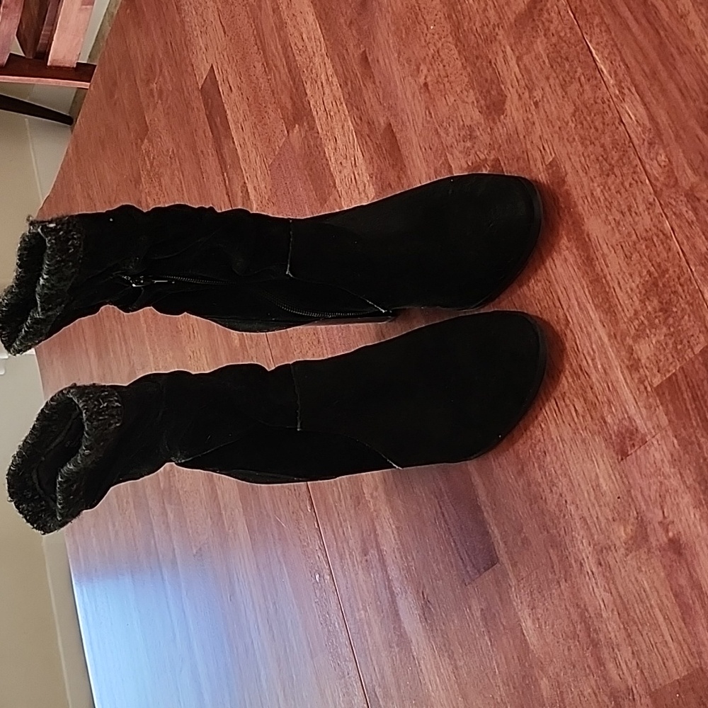 Boots with knit top detail